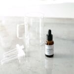aox ferulic GLOBAL ANTIAGING SOLUTIONS Ein einzigartiges Zellschutzkonzentrat mit einer exklusiven Formel. Das Tagesserum wirkt antioxidant, gegen die frühzeitige Lichtalterung, schützt die Zellen und verleiht der Haut Leuchtkraft. 30 ml