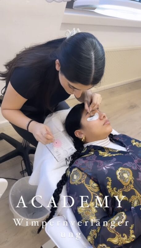 Einzelschulung für Wimpernlifting bei Mel’s Beauty & Academy in 5212 Hausen AG.