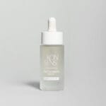 KONSENS Multi-Vitamin Serum – Hydratisierendes Serum für normale bis trockene Haut, mit Vitaminen A, C, E und B5.